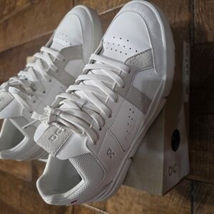 On THE ROGER Clubhouse